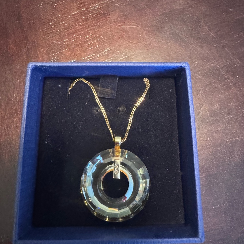 Elegant Gold and Silver Pendant Necklace